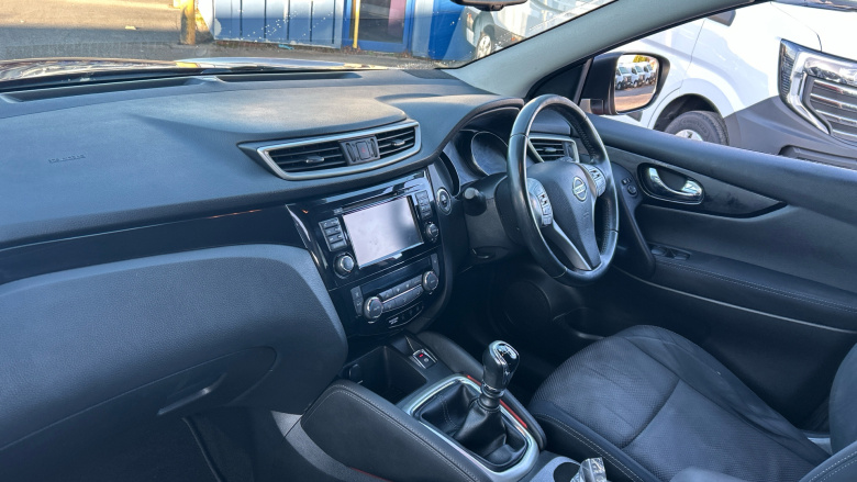 Nissan Qashqai 1.2 DiG-T N-Tec 5dr Petrol Hatchback